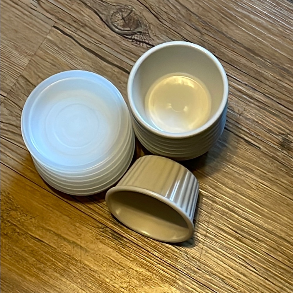 Tupperware White Cookware Set with Ridged Texture